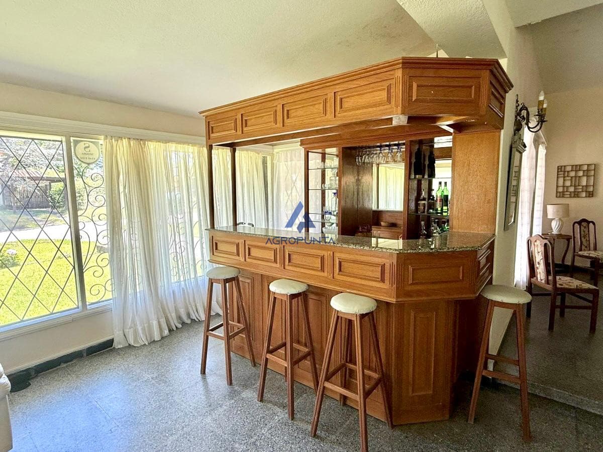 Casa en venta y alquiler temporal en Punta del Este
