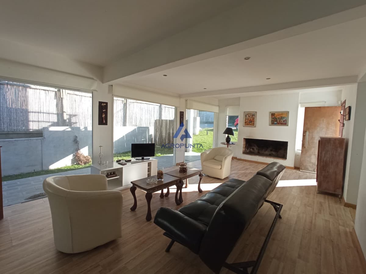 Casa en Punta Piedras, 3 dormitorios