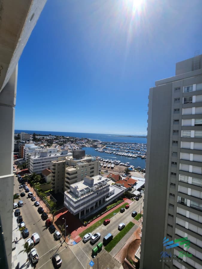 DEPARTAMENTO PENÍNSULA DE PUNTA DEL ESTE, 3 dormitorios