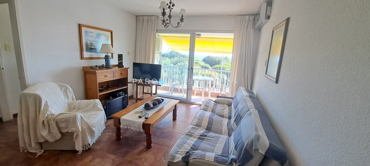 Apartamento en venta en frente al mar, Punta del Este.