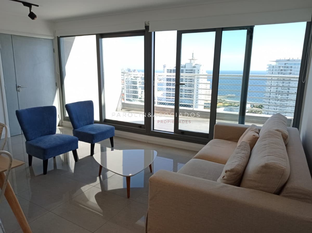 Penthouse de 1 dormitorio en venta en Alexander Boulevard, Punta del Este.