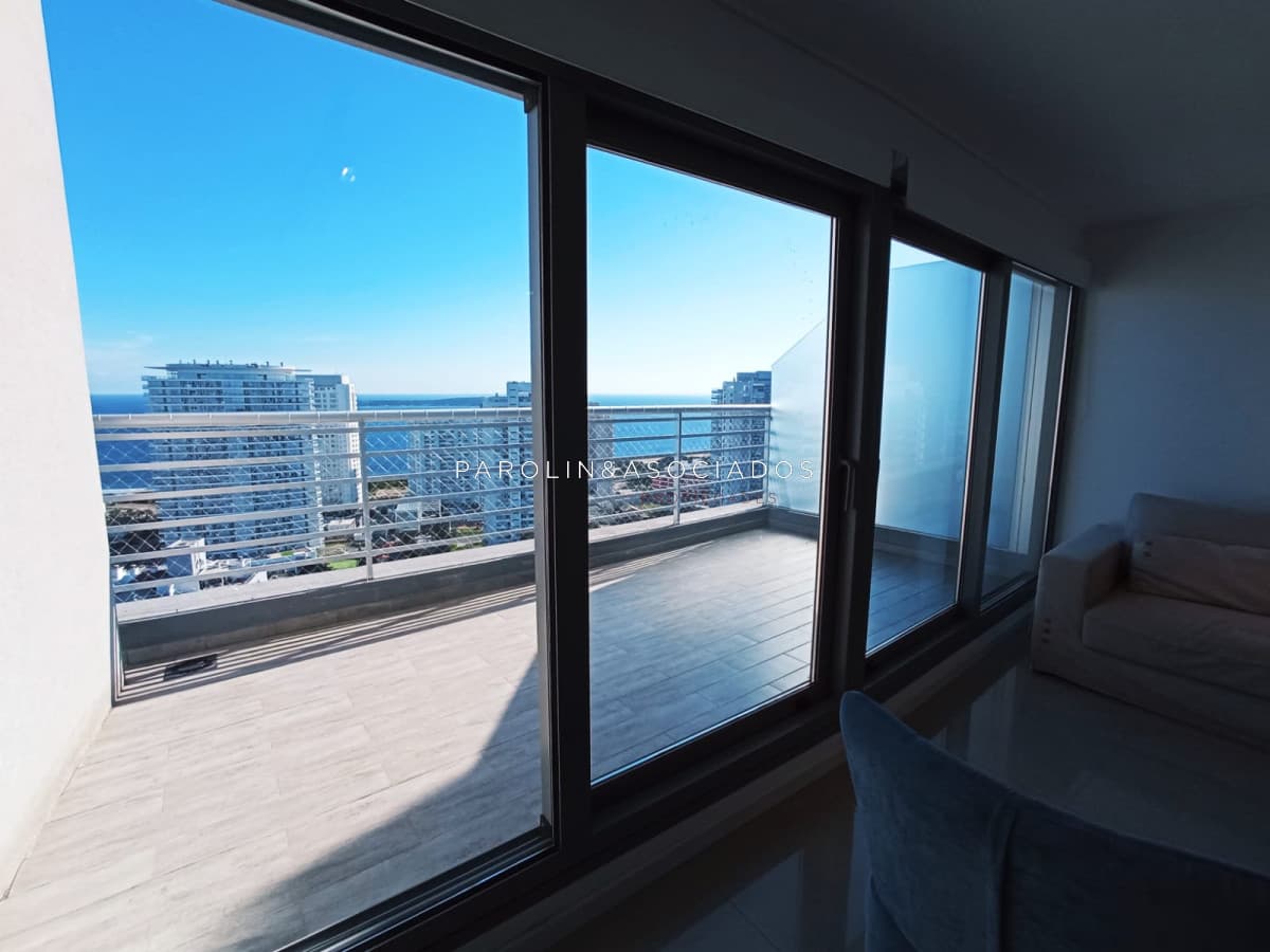 Penthouse de 1 dormitorio en venta en Alexander Boulevard, Punta del Este.