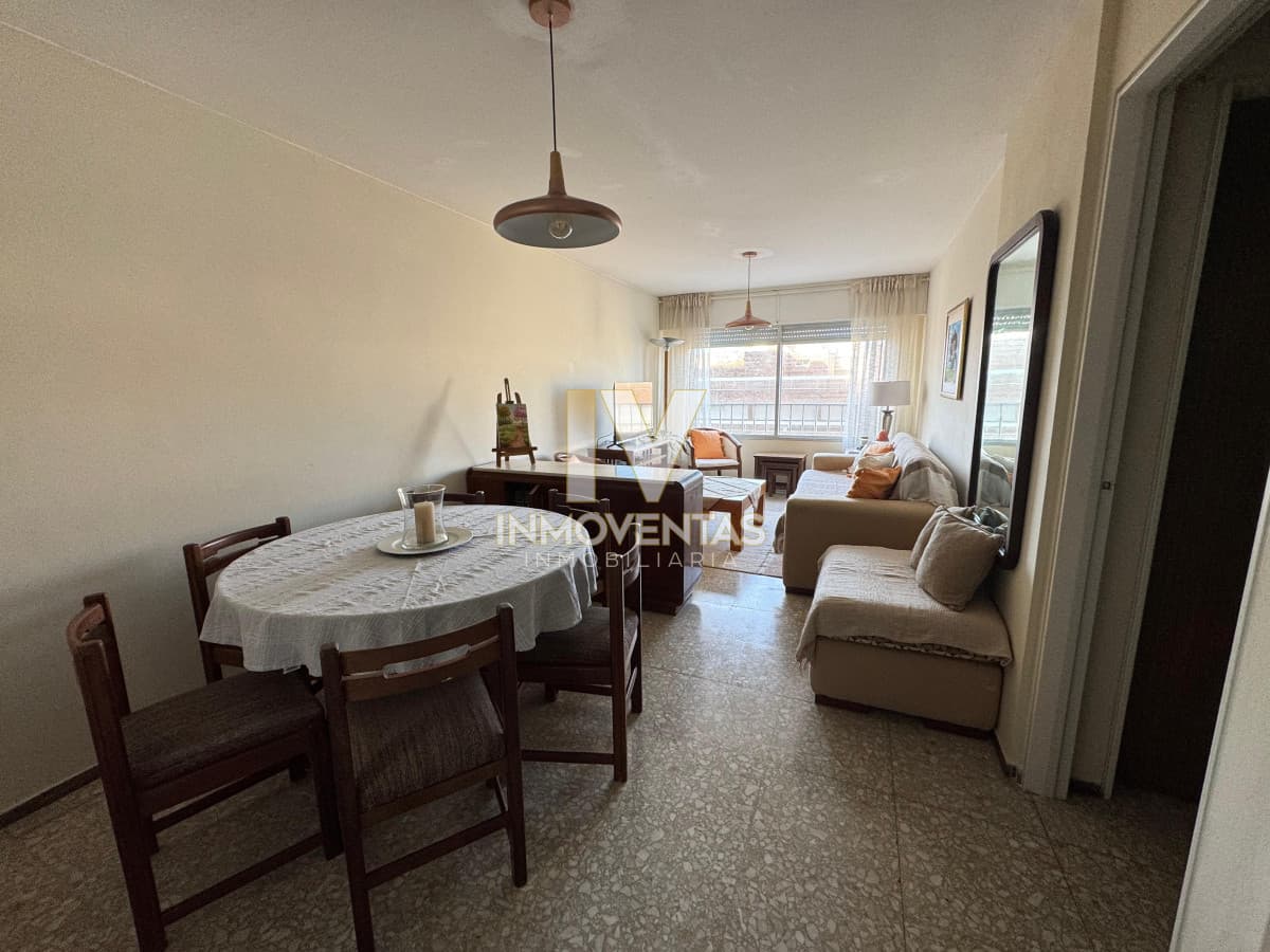 Buena ubicación, apartamento en alquiler de temporada.