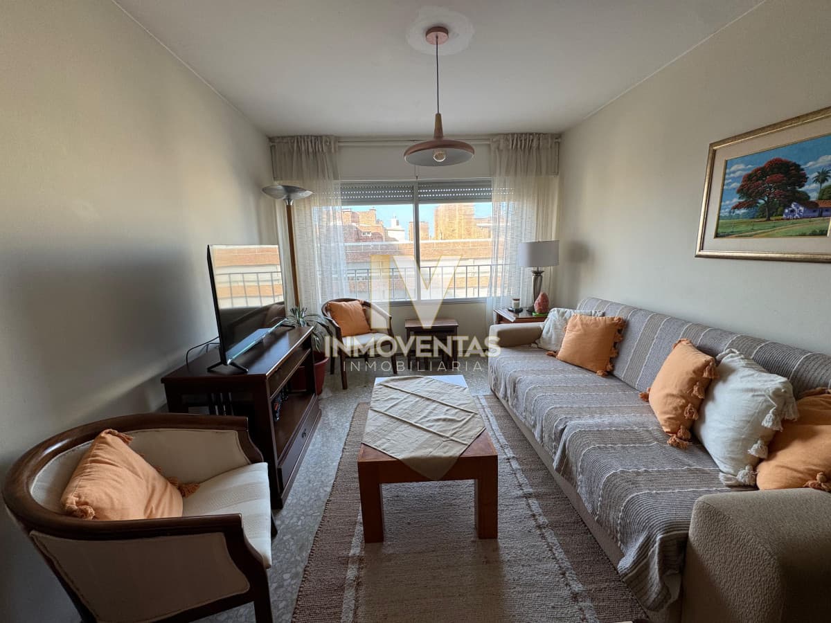 Buena ubicación, apartamento en alquiler de temporada.