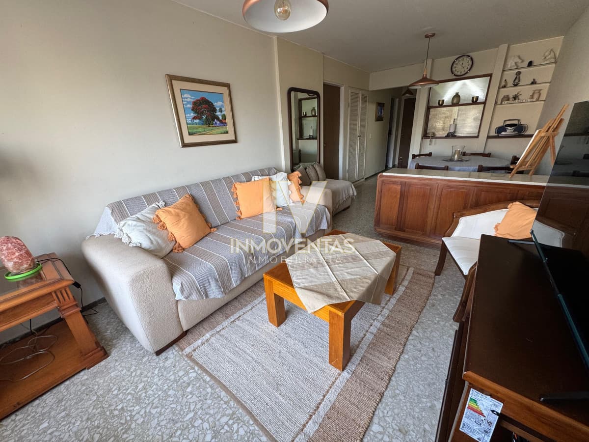 Buena ubicación, apartamento en alquiler de temporada.