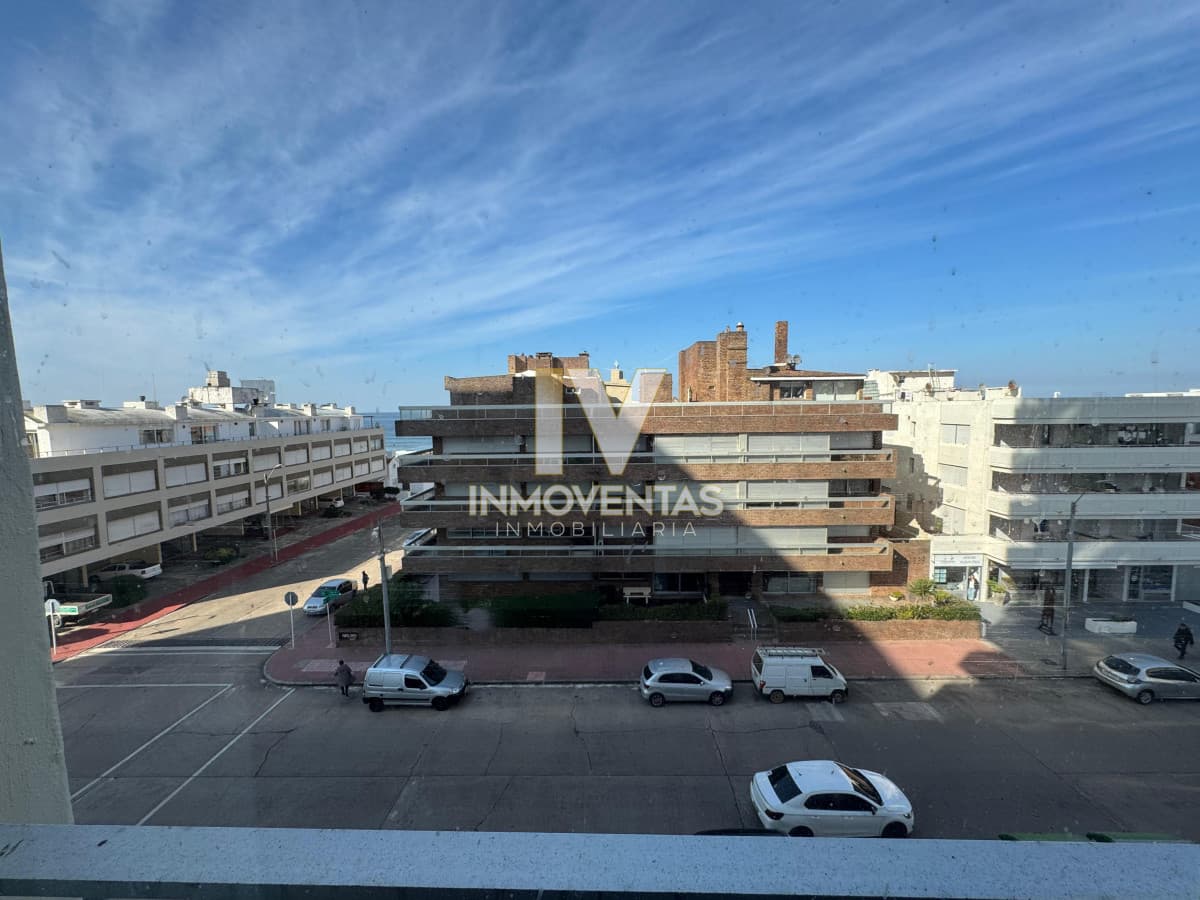 Buena ubicación, apartamento en alquiler de temporada.