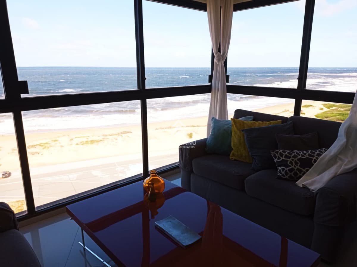 Apartamento ID.155 - Venta apartamento 2 dormitorios  y dependencia Playa Brava