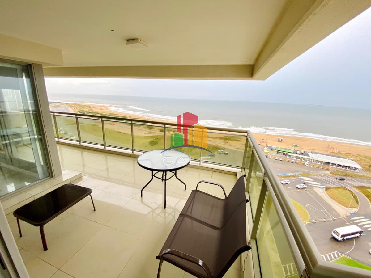Gale Propiedades & Escribanía Apartamento ID.1891 - Apartamento en Brava, 4 dormitorios *