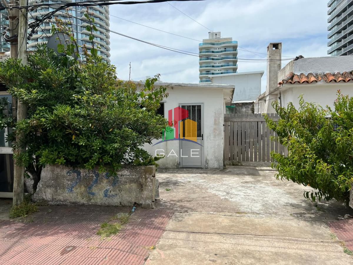 Gale Propiedades & Escribanía Casa ID.2347 - TERRENO CON CASA PARA INVERSIÓN LA PASTORA 217 M ²