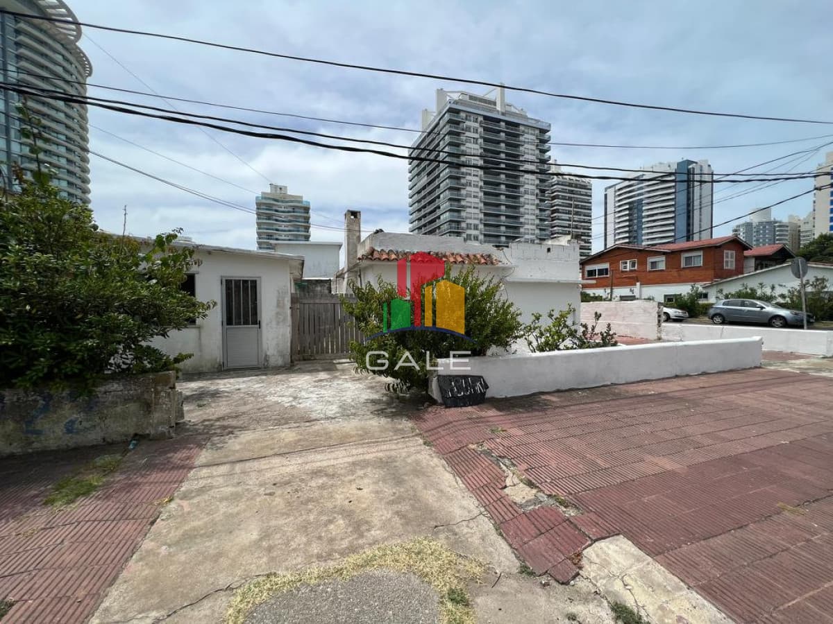 Gale Propiedades & Escribanía Casa ID.2347 - TERRENO CON CASA PARA INVERSIÓN LA PASTORA 217 M ²