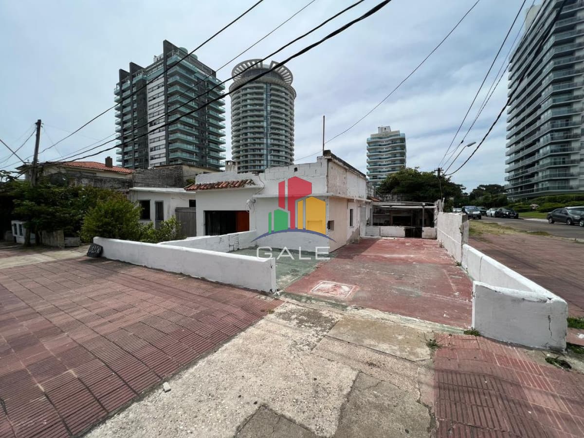 Gale Propiedades & Escribanía Casa ID.2347 - TERRENO CON CASA PARA INVERSIÓN LA PASTORA 217 M ²