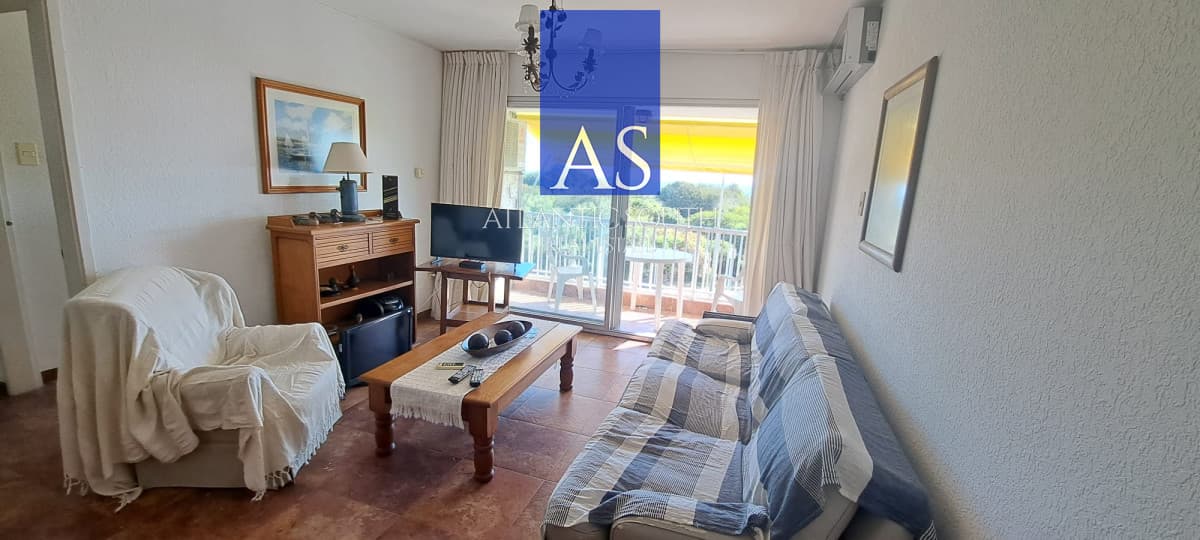 Apartamento 3 dormitorios frente al mar Playa Mansa Espectacular vista