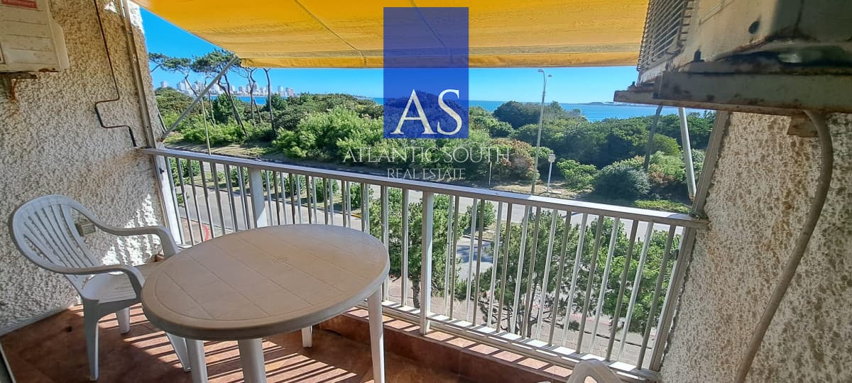Apartamento 3 dormitorios frente al mar Playa Mansa Espectacular vista