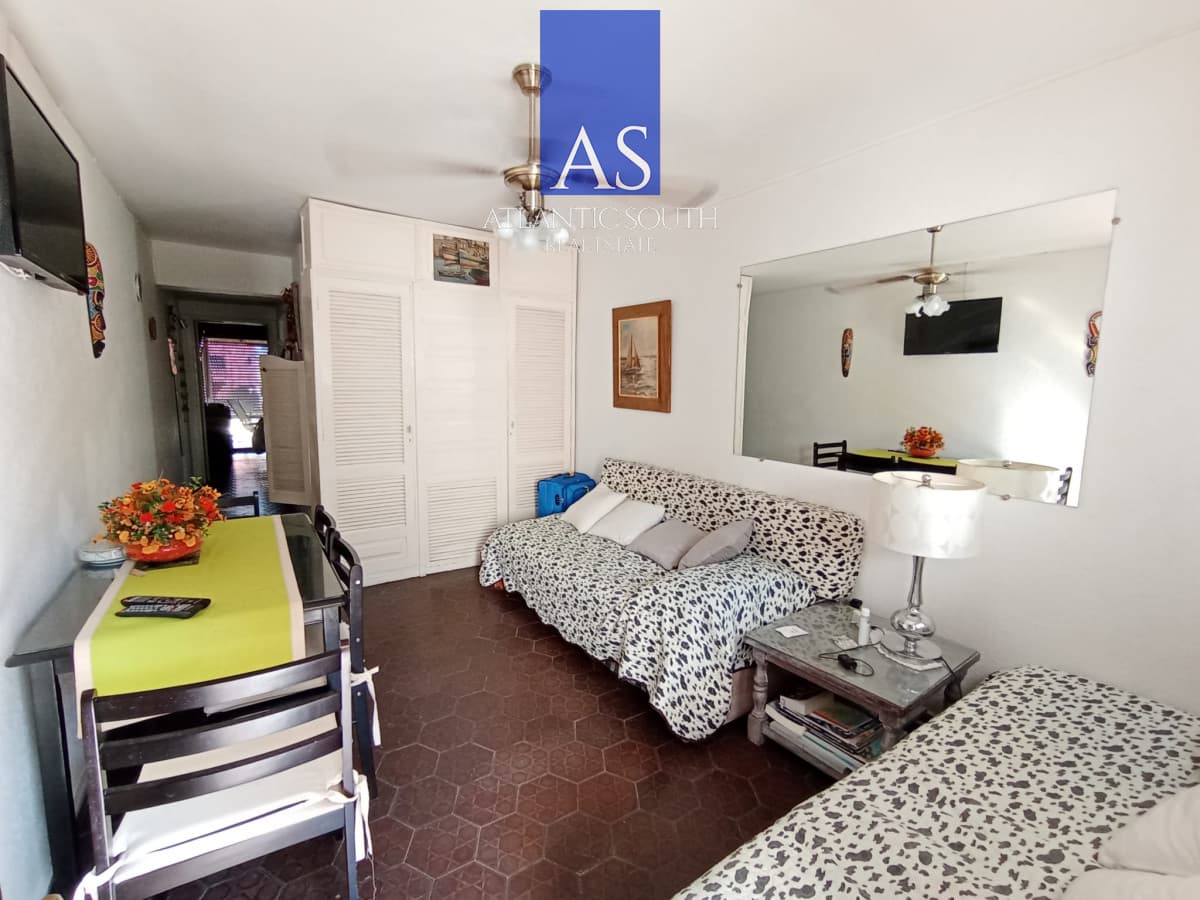 Oportunidad Apartamento 1 dormitorio en Playa Mansa con terraza