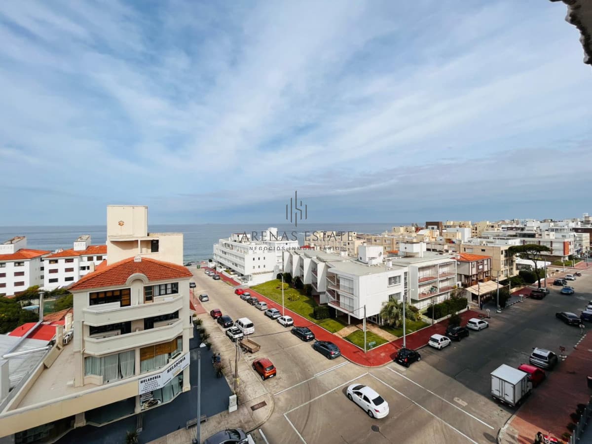 Apartamento ID.4504 - Apartamento 2 Dormitorios En Venta Punta del Este Península
