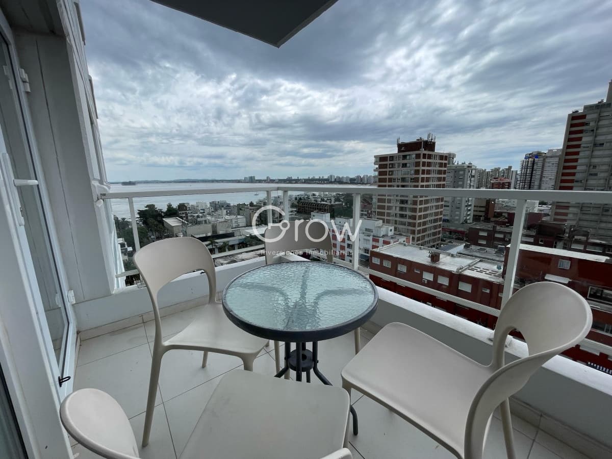 Piso medio con vistas en el corazon de la peninsula!
