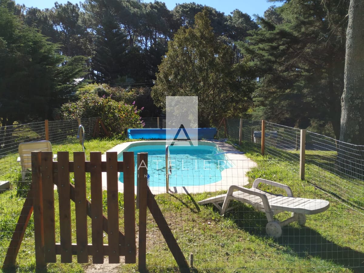 Alquiler Amplia casa 4 dormitorios + servicio, Punta del Este