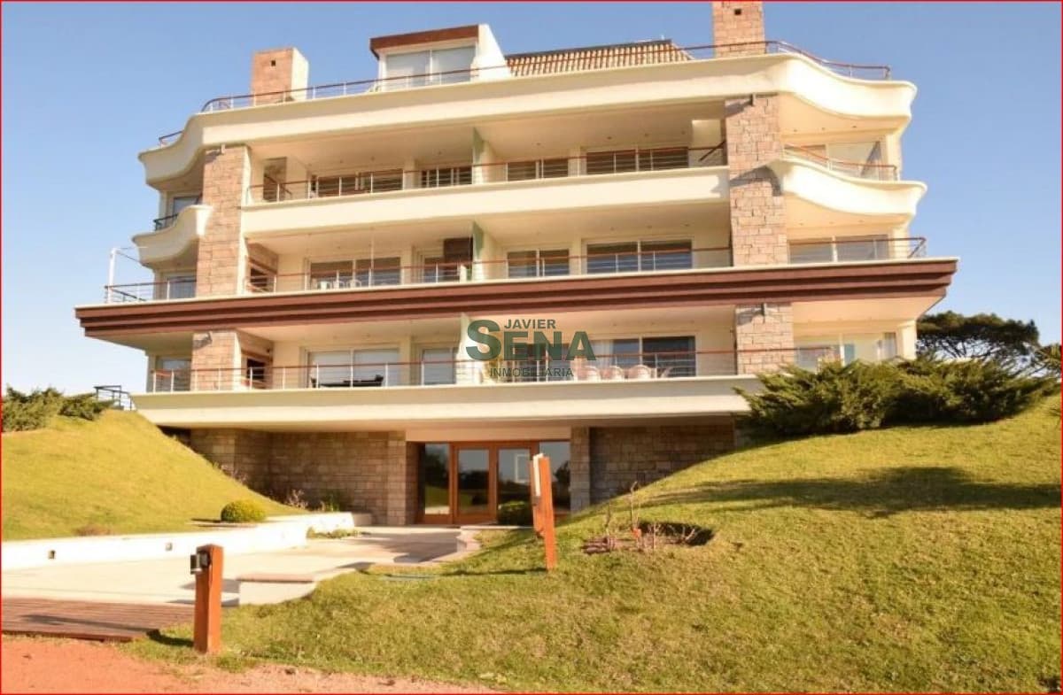 Alquiler de apartamento en Piedras del Chileno, 2 dormitorios, 2 baños, piscina, gran vista.