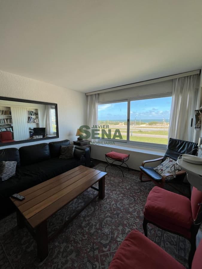 Alquiler anual apartamento en la brava, 2 dorm 2 baños sobre la Brava con vista