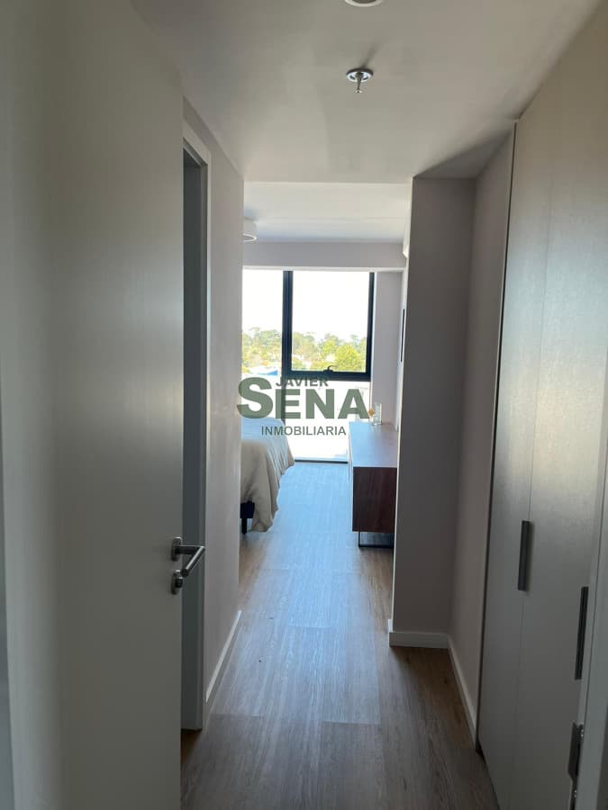 Venta de apartamento en la Roosevelt, 3 dormitorios, 2 baños a estrenar, muy iluminado, amenities.