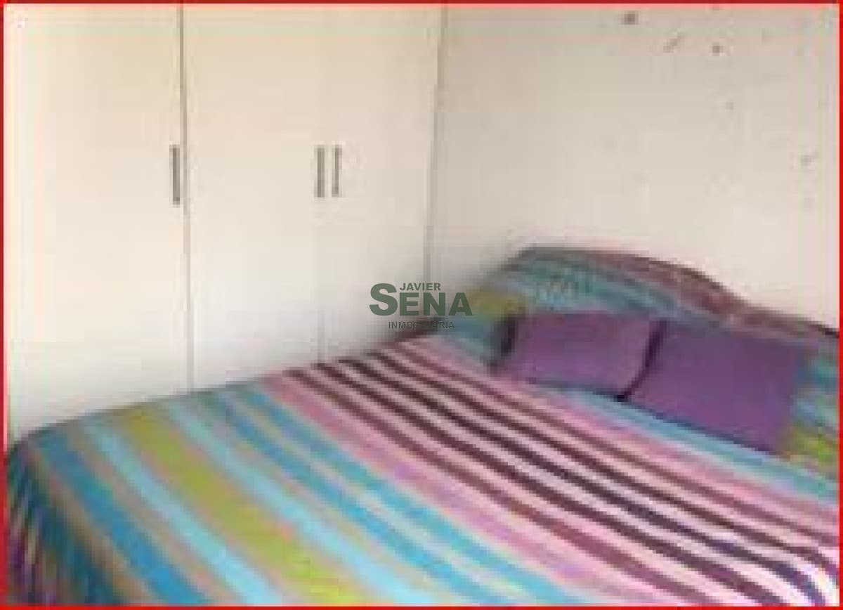 Venta de apartamento en el centro de Maldonado, 2 dormitorios, baño, estacionamiento.