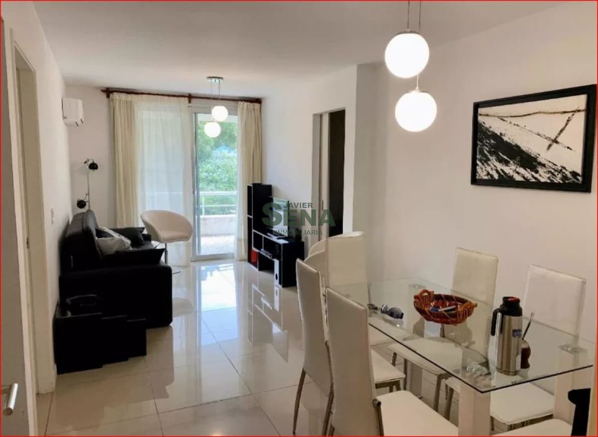 Alquiler de apartamento en la Mansa, 2 dormitorios, baño, edificio nuevo.