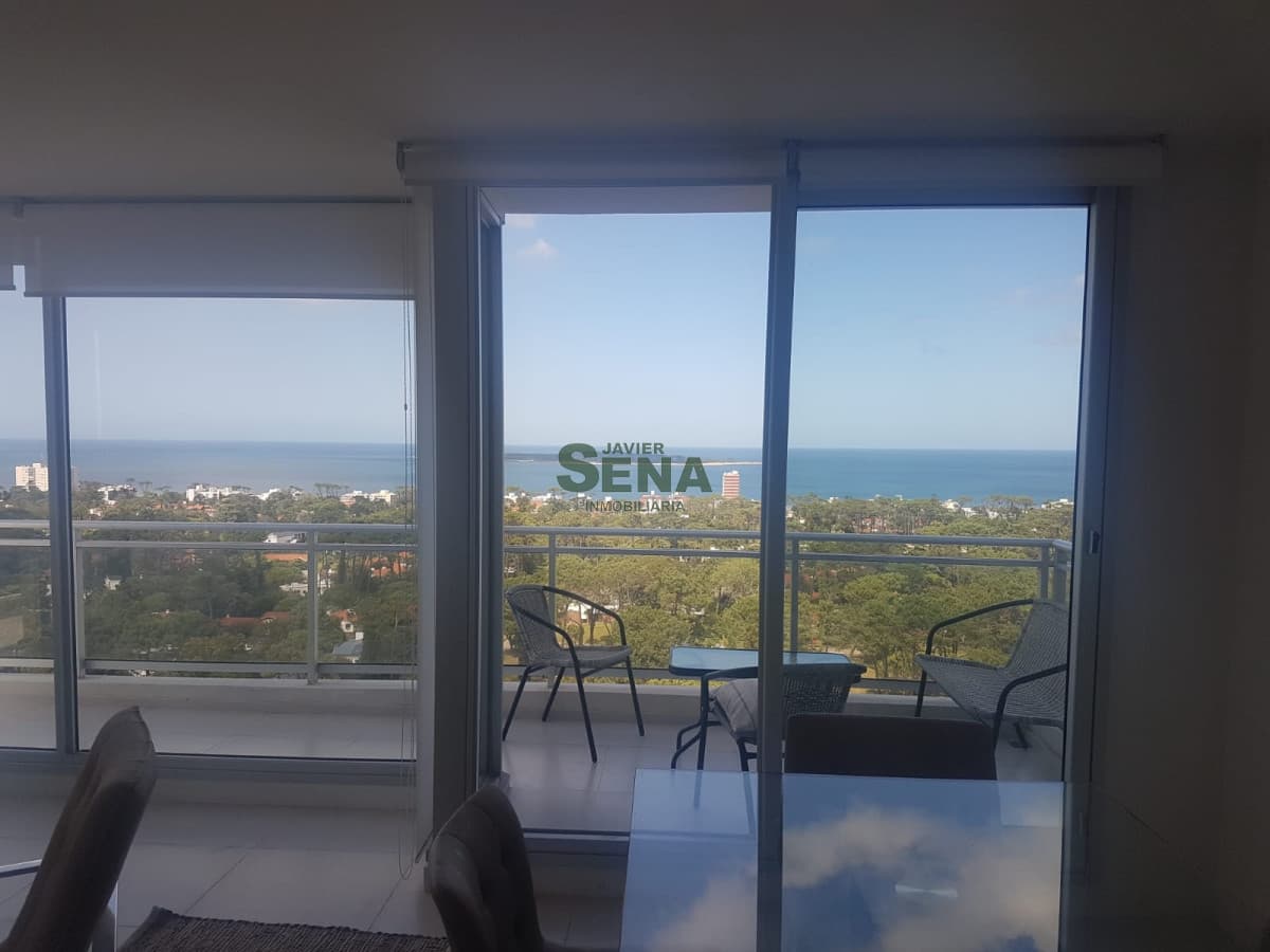 Alquiler en la Roosevelt, 3 dormitorios, 2 baños, gran vista y servicios.-