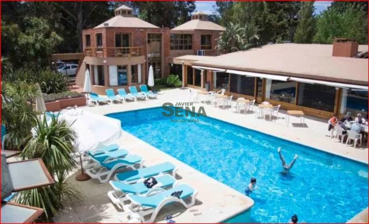 Alquiler de apartamento en Rincon del Indio, 2 dormitorios, 2 baños, piscina.