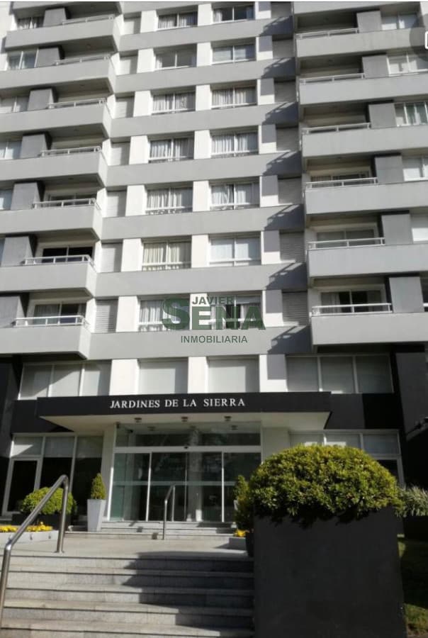 Alquiler de apartamento en la Roosevelt, 2 dormitoriosd, 2 baños, piscina, buen edificio.