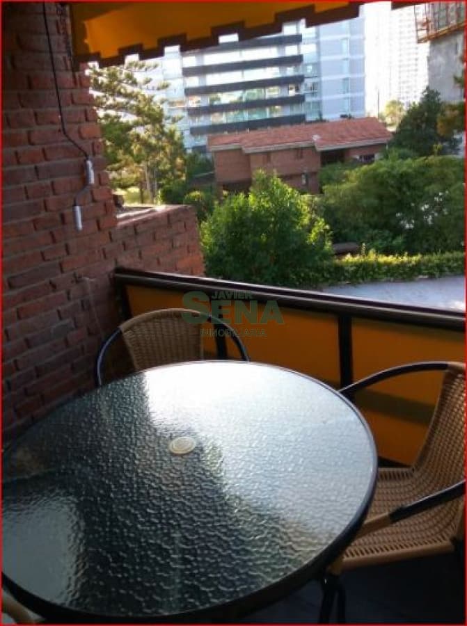 Alquiler de apartamento en Aidy Grill, 2 dormitorios, baño, balcon, cerca de todo.