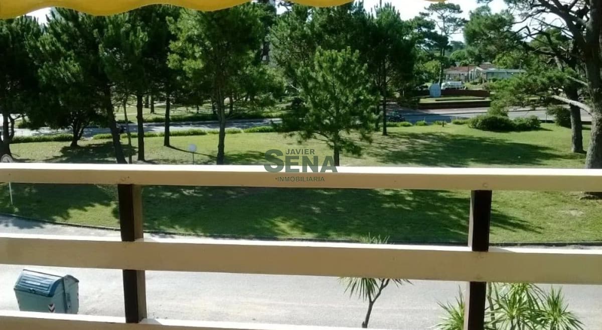 Venta y alquiler de apartamento  en la Mansa, 2 dormitorios, baño, cerca de todo.
