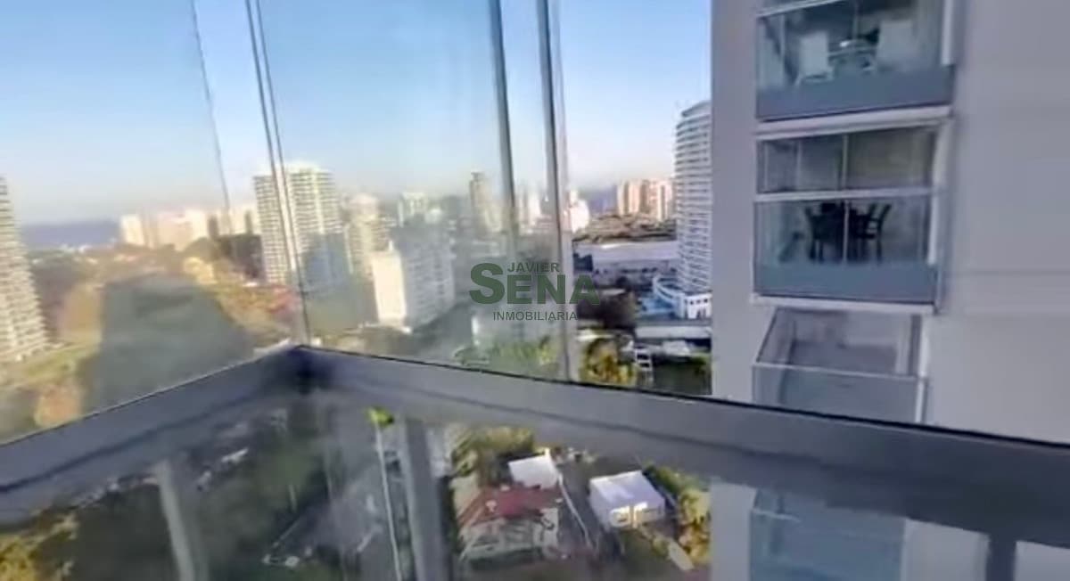 Venta y alquiler de apart de 2 dormit en playa mansa con vista con amenities.