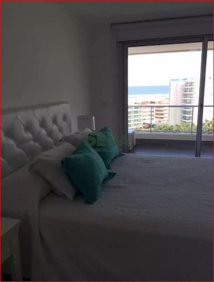 Alquiler de apartamento en la brava de 2 dormitorios, 2 baños, piscina, linda vista.