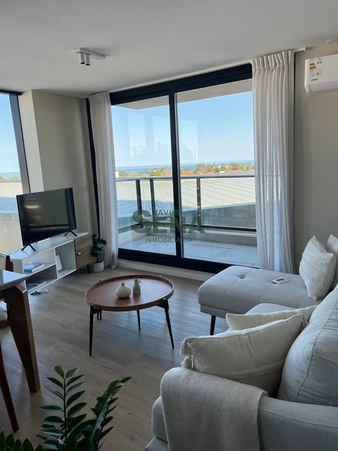 Venta de apartamento en la Roosevelt, 3 dormitorios, 2 baños a estrenar, muy iluminado, amenities.