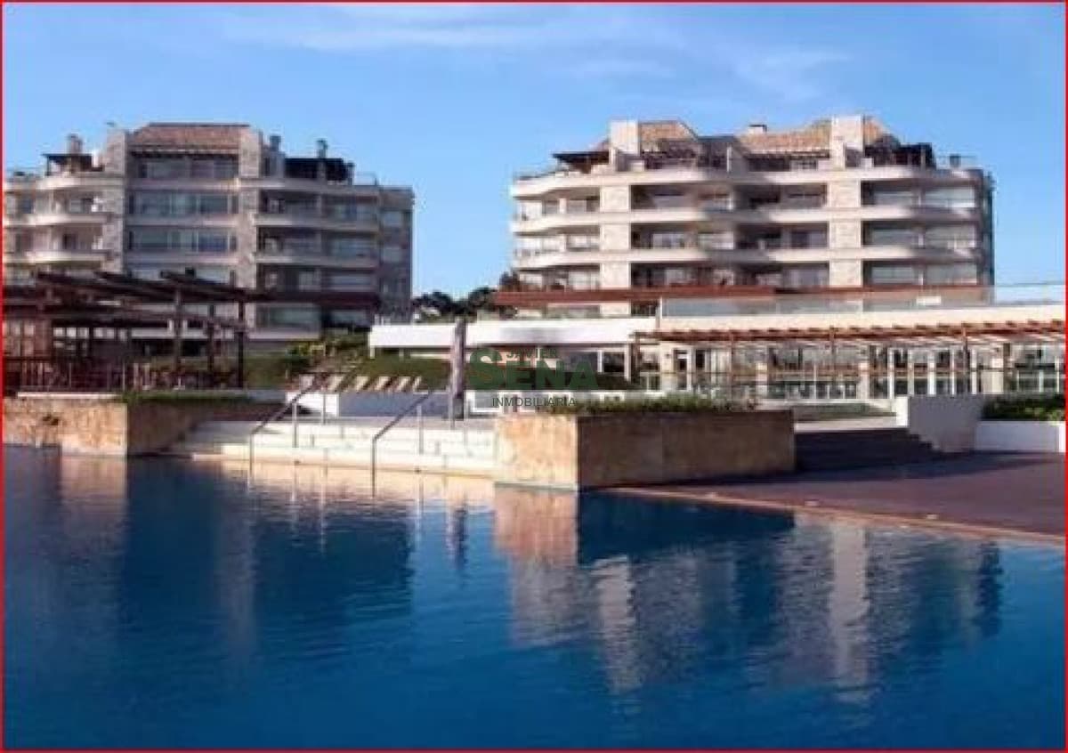 Alquiler de apartamento en Piedras del Chileno, 2 dormitorios, 2 baños, piscina, gran vista.