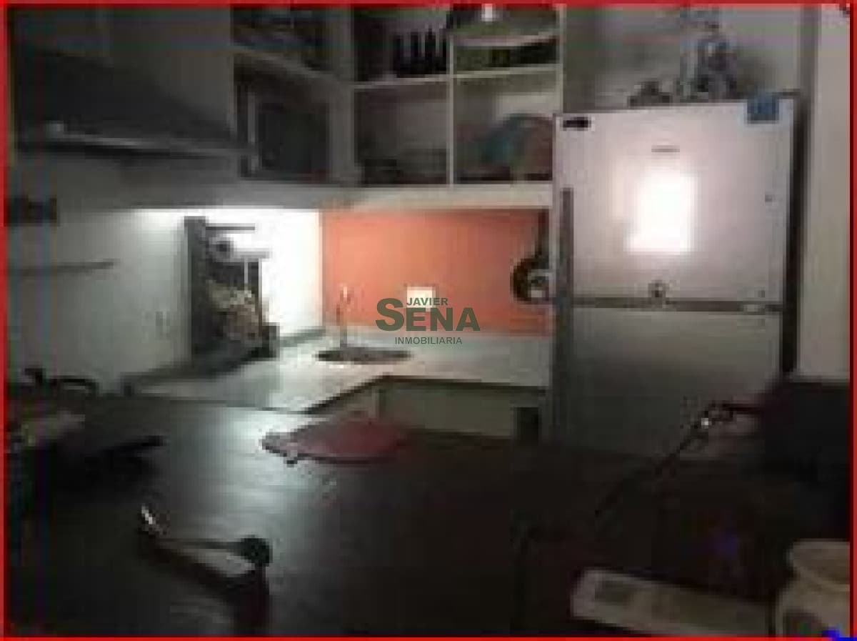Venta de apartamento en el centro de Maldonado, 2 dormitorios, baño, estacionamiento.