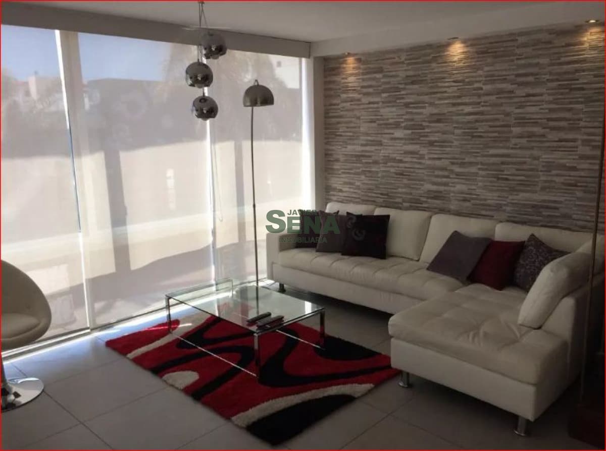 Venta y alquiler de apto en peninsula, 3 dormitorios, 2 baños, cerca de todo.