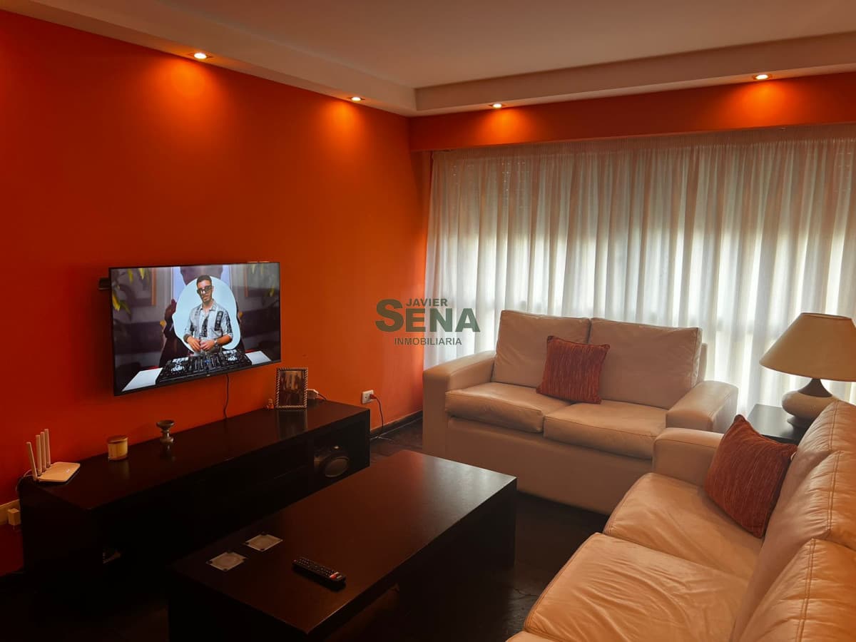 Alquiler de apartamento reciclado en la Brava, 1 dormitorio, baño, impecable mas servicios.