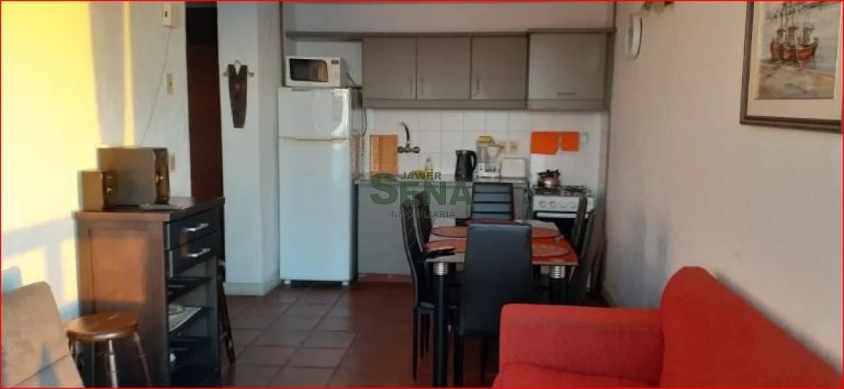 Alquiler de casa en Piriapolis, 2 dormitorios, baño, linda vista.