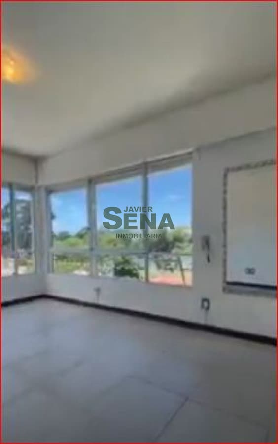 Venta de apart en la Roosevelt, 3 dorm, 3 baños, balcon, servicios.