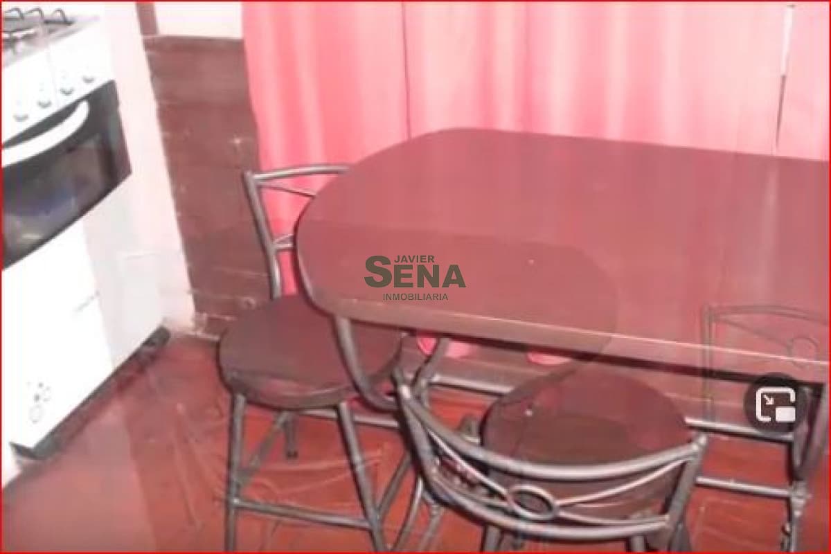 Alquiler de apartamento en la mansa, 1 dormitorio, baño, a 1 cuadra del mar.