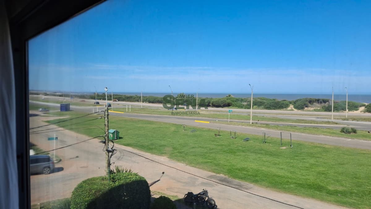 Alquiler anual apartamento en la brava, 2 dorm 2 baños sobre la Brava con vista