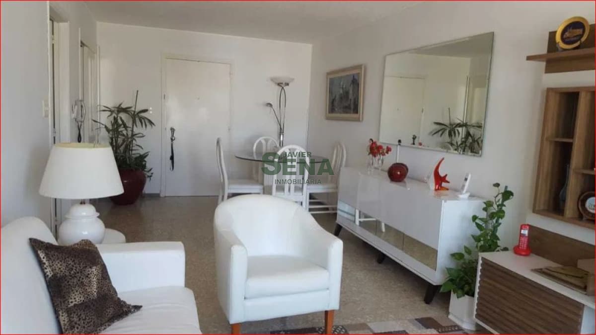 Venta y alquiler de apartamento en la Roosevelt, 2 dormitorios, 2 baños, con todos los servicios.