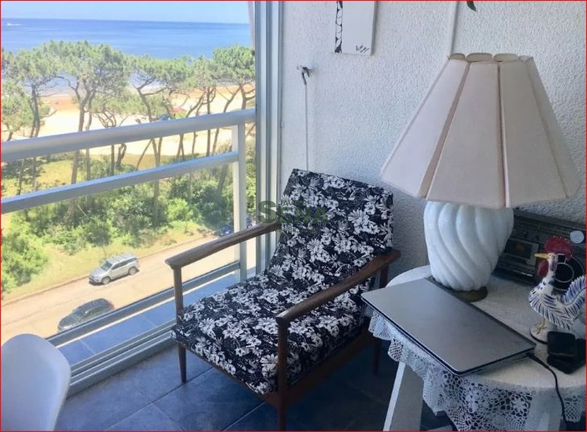 Alquiler de apartamento en la mansa, 2 dormitorios, baño, linda vista.