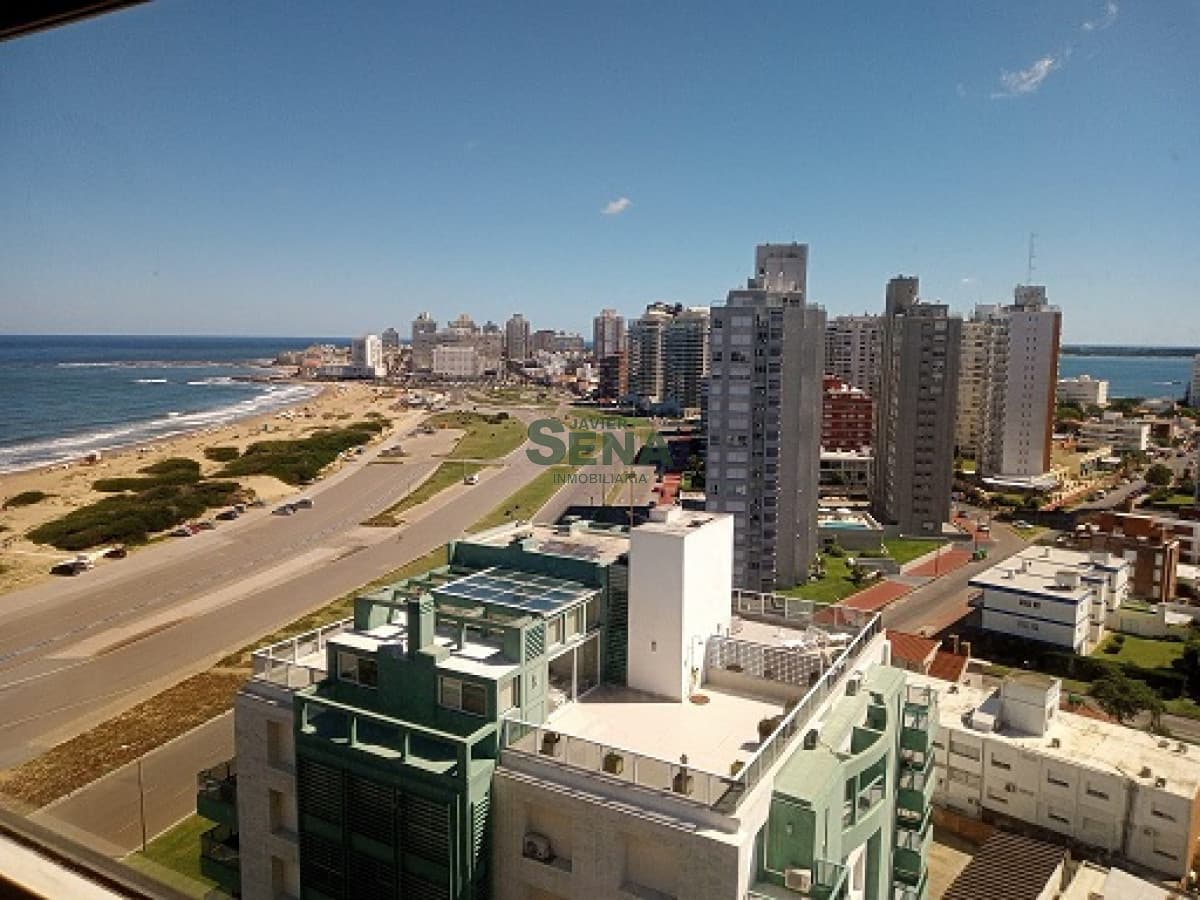 Alquiler apartamento en la Brava,  2 dormitorios, 2 baños, gran vista al mar, con todos los servicios.