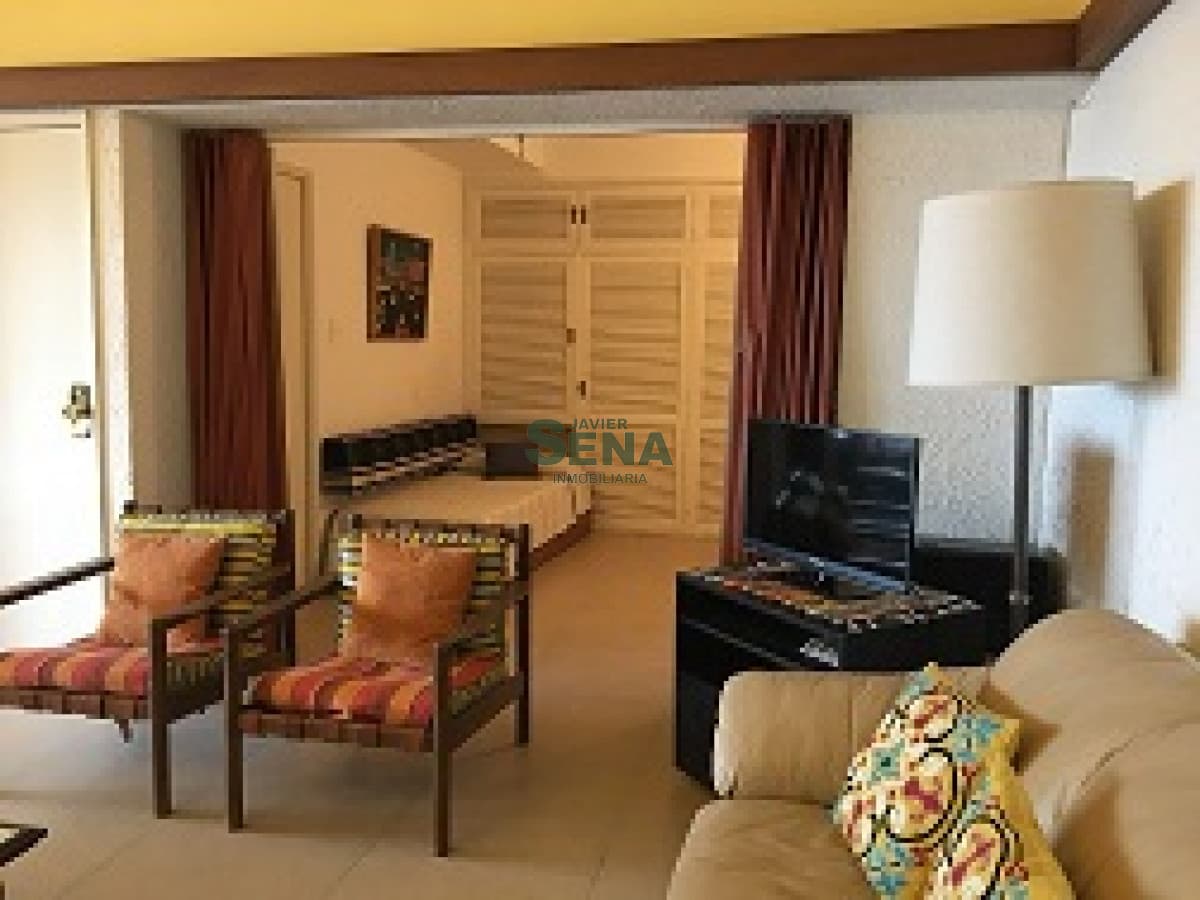 Venta y alquiler de apartamento en la Peninsula, 2 dormitorios, 2 baños, buena vista.