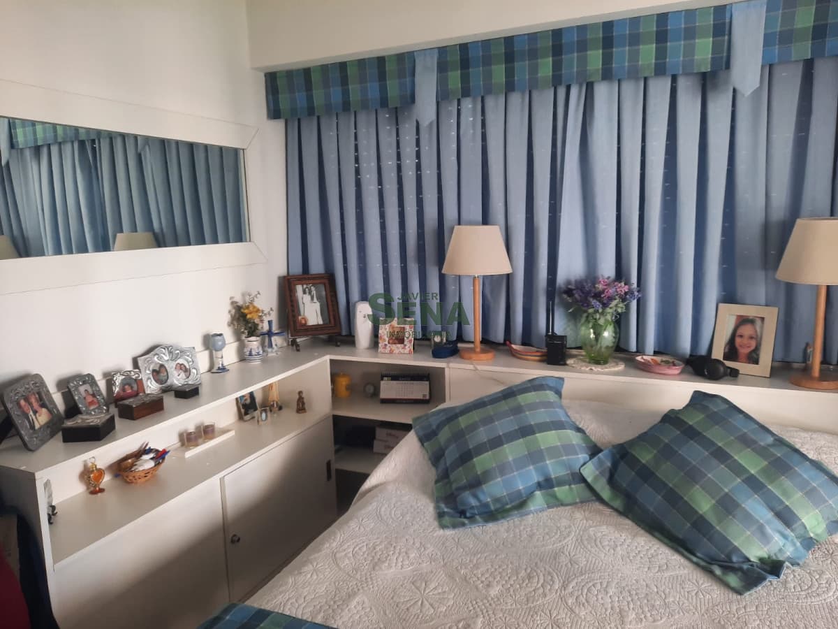 Venta de apartamento en la brava, 2 dormitorios, 2 baños, balcon, gran vista al mar.