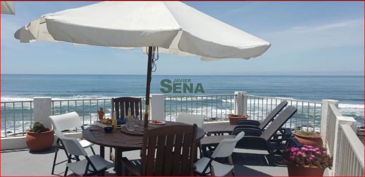 Alquiler de apartamento en la Peninsula, 2 dormitorios, 2 baños, balcon, linda vista al mar.