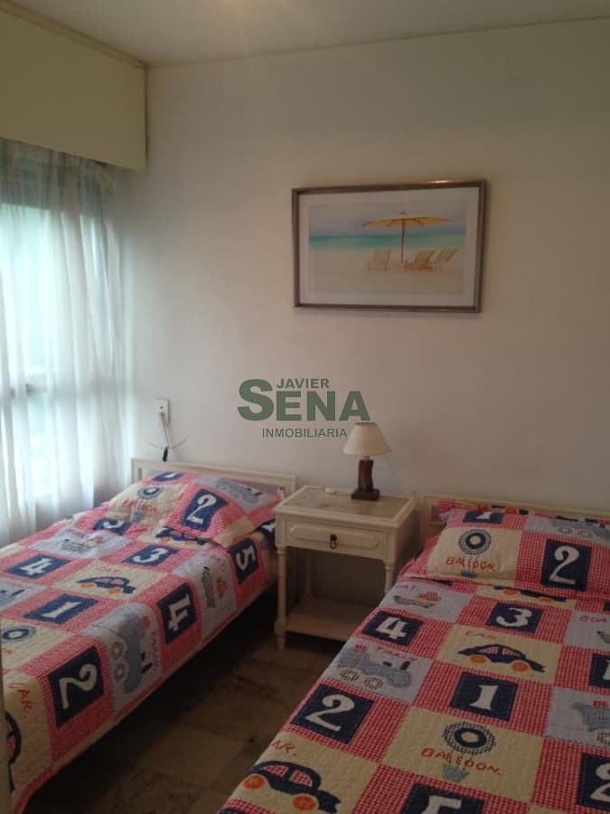 Alquiler de apartamento en la Peninsula, 1 dormitorio, baño, buen apartamento.