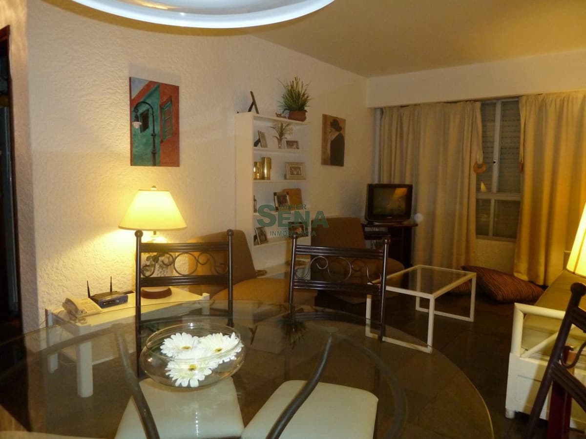 Venta y alquiler en la Brava, 1 dormitorio, baño, con servicios, piscina.